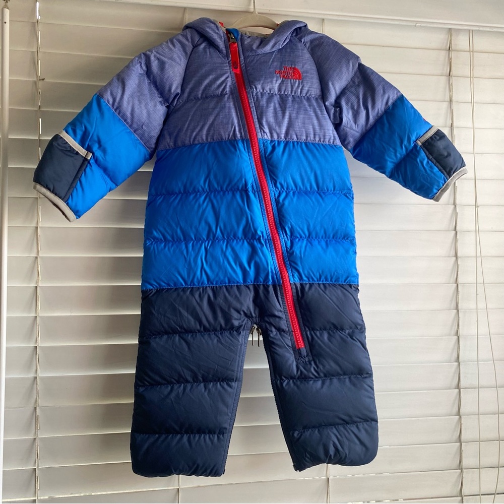 THE NORTH FACE SUIT